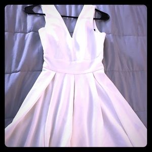 V neck front and back racer white mini